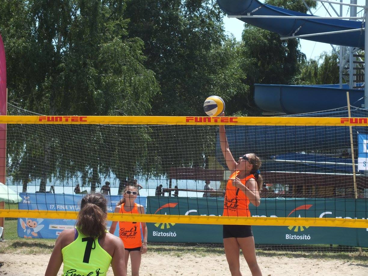 csorgi evelinlabdaval