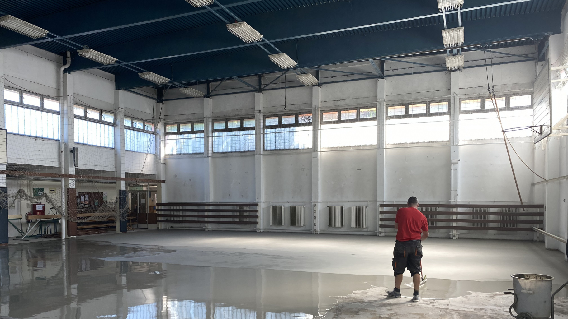 Lecserélik a tornaterem padlóját a Bolyaiban