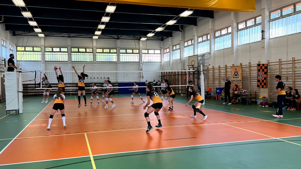 Szorosan alakult az első szett